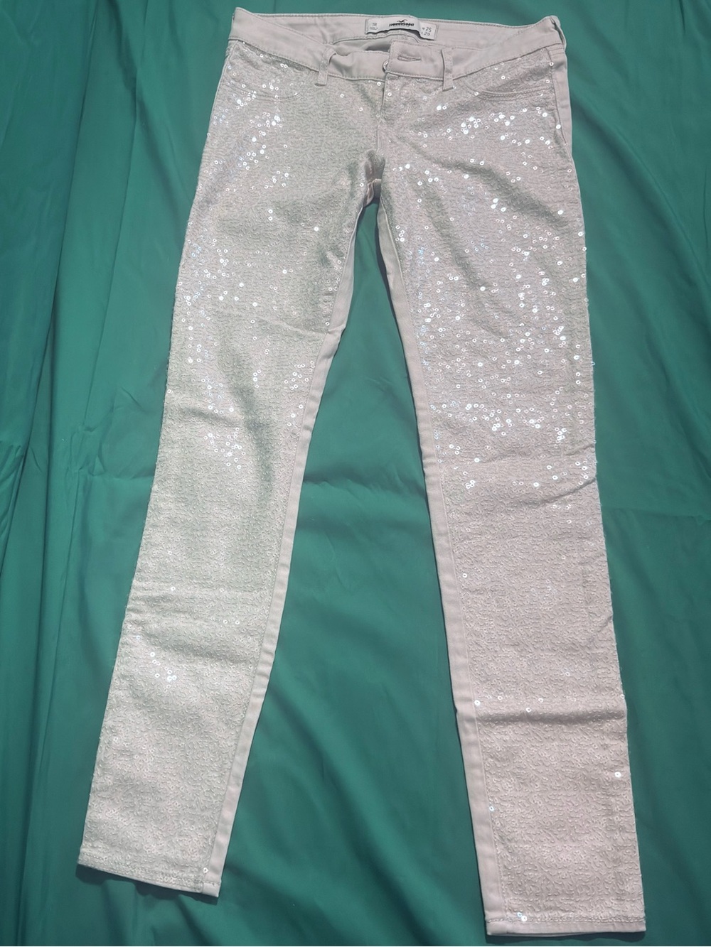 Hollister White Sequin Skinny Jeans with sparkles. Size 1R. 
L 29 W 25